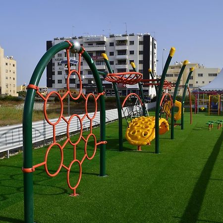 Alora Apartments Larnaca Buitenkant foto