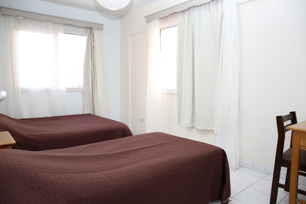 Alora Apartments Larnaca Buitenkant foto