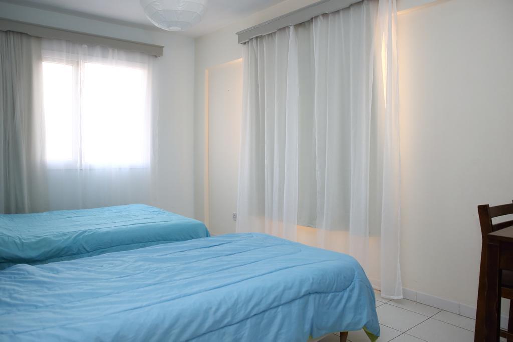 Alora Apartments Larnaca Kamer foto