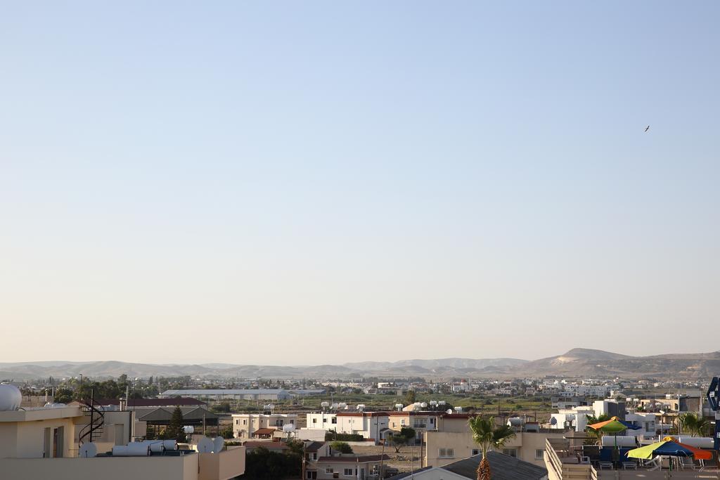 Alora Apartments Larnaca Buitenkant foto