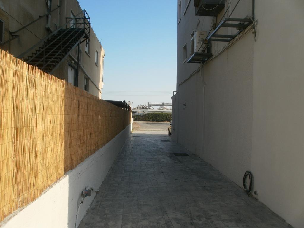 Alora Apartments Larnaca Buitenkant foto