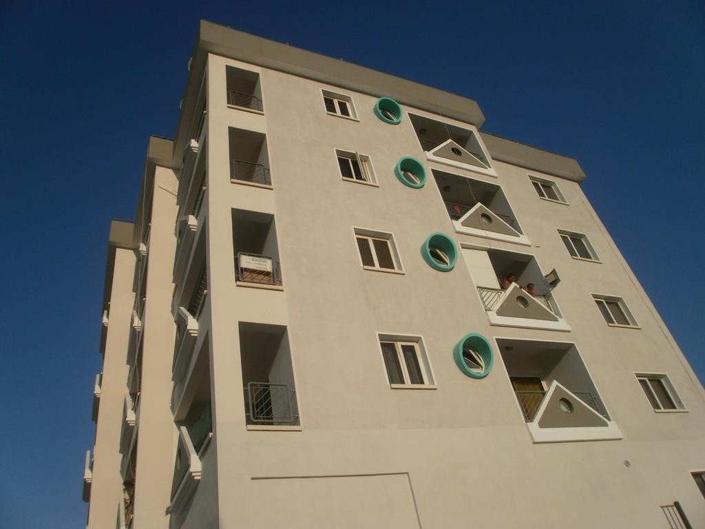Alora Apartments Larnaca Buitenkant foto