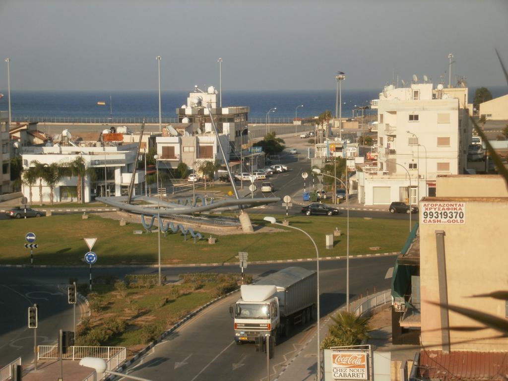 Alora Apartments Larnaca Buitenkant foto