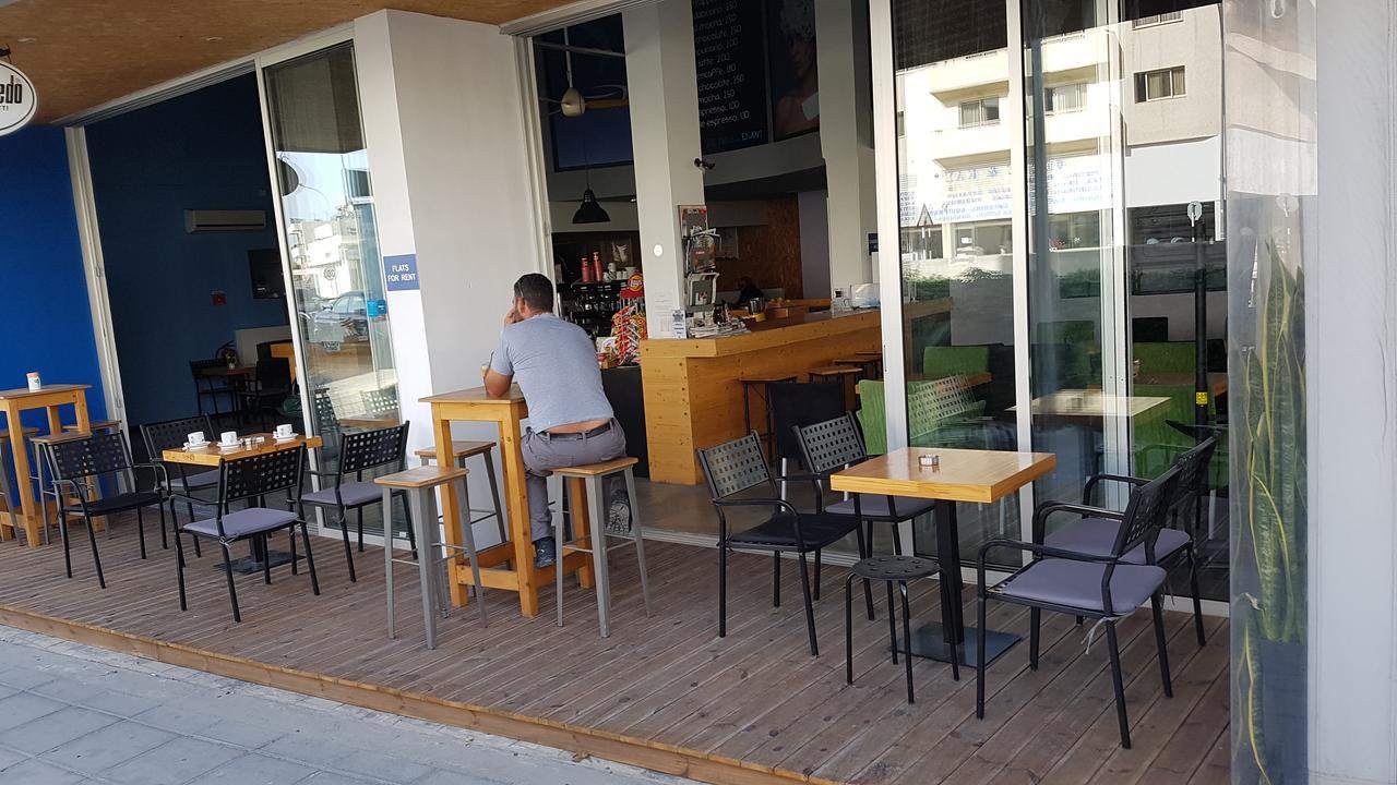 Alora Apartments Larnaca Buitenkant foto