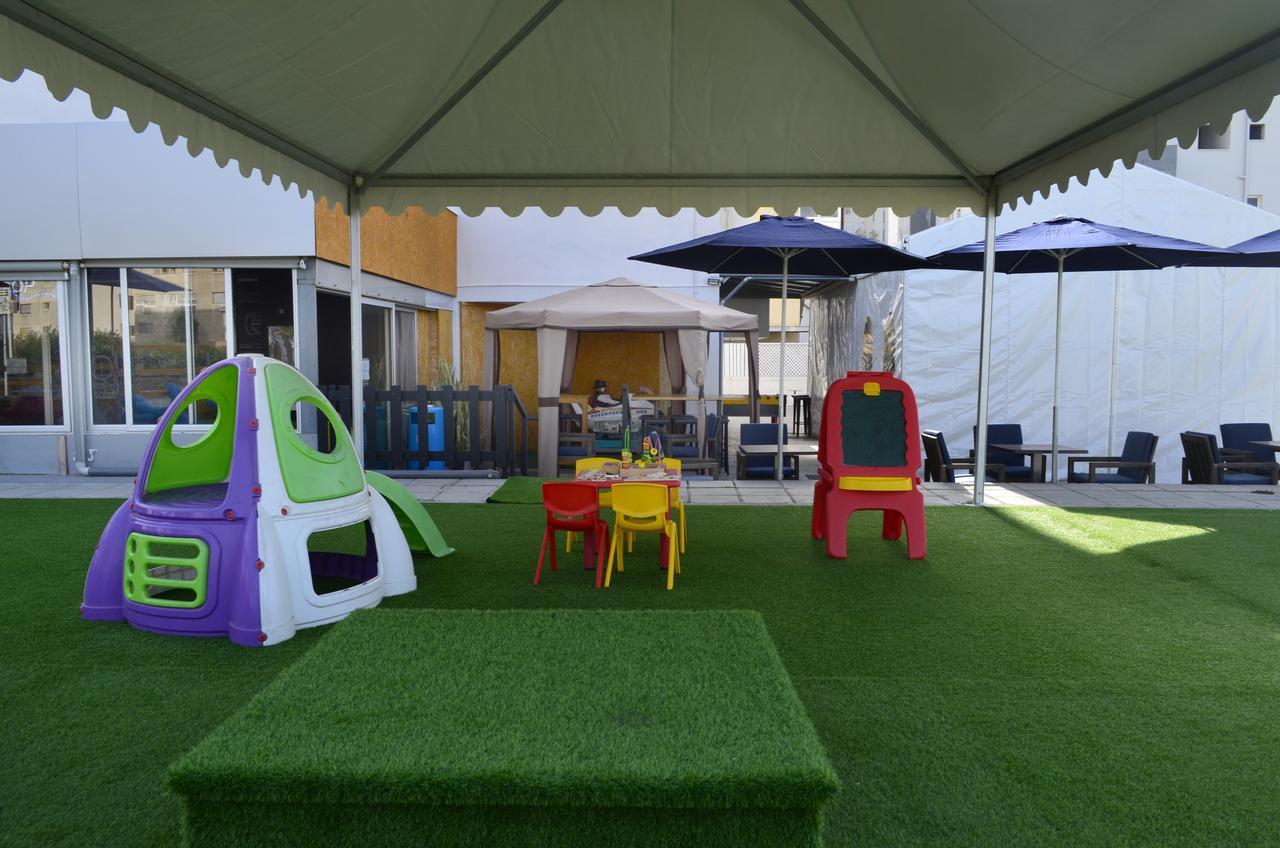 Alora Apartments Larnaca Buitenkant foto