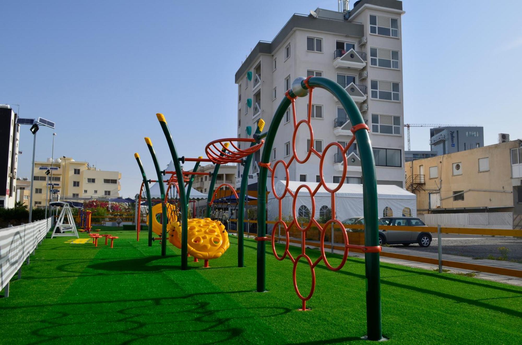 Alora Apartments Larnaca Buitenkant foto