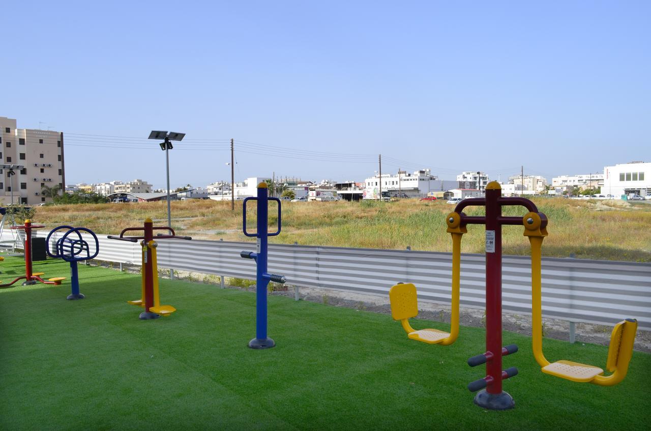 Alora Apartments Larnaca Buitenkant foto