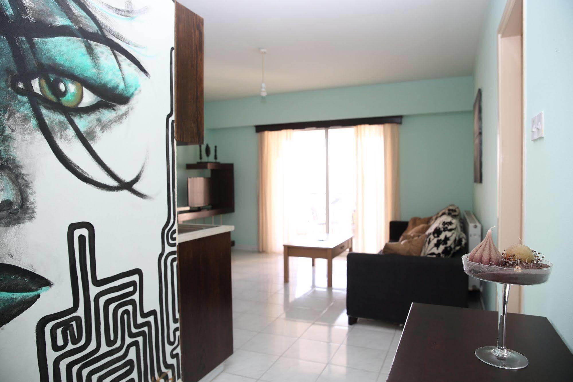 Alora Apartments Larnaca Buitenkant foto