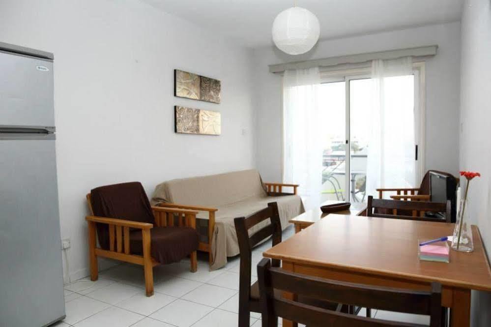 Alora Apartments Larnaca Buitenkant foto