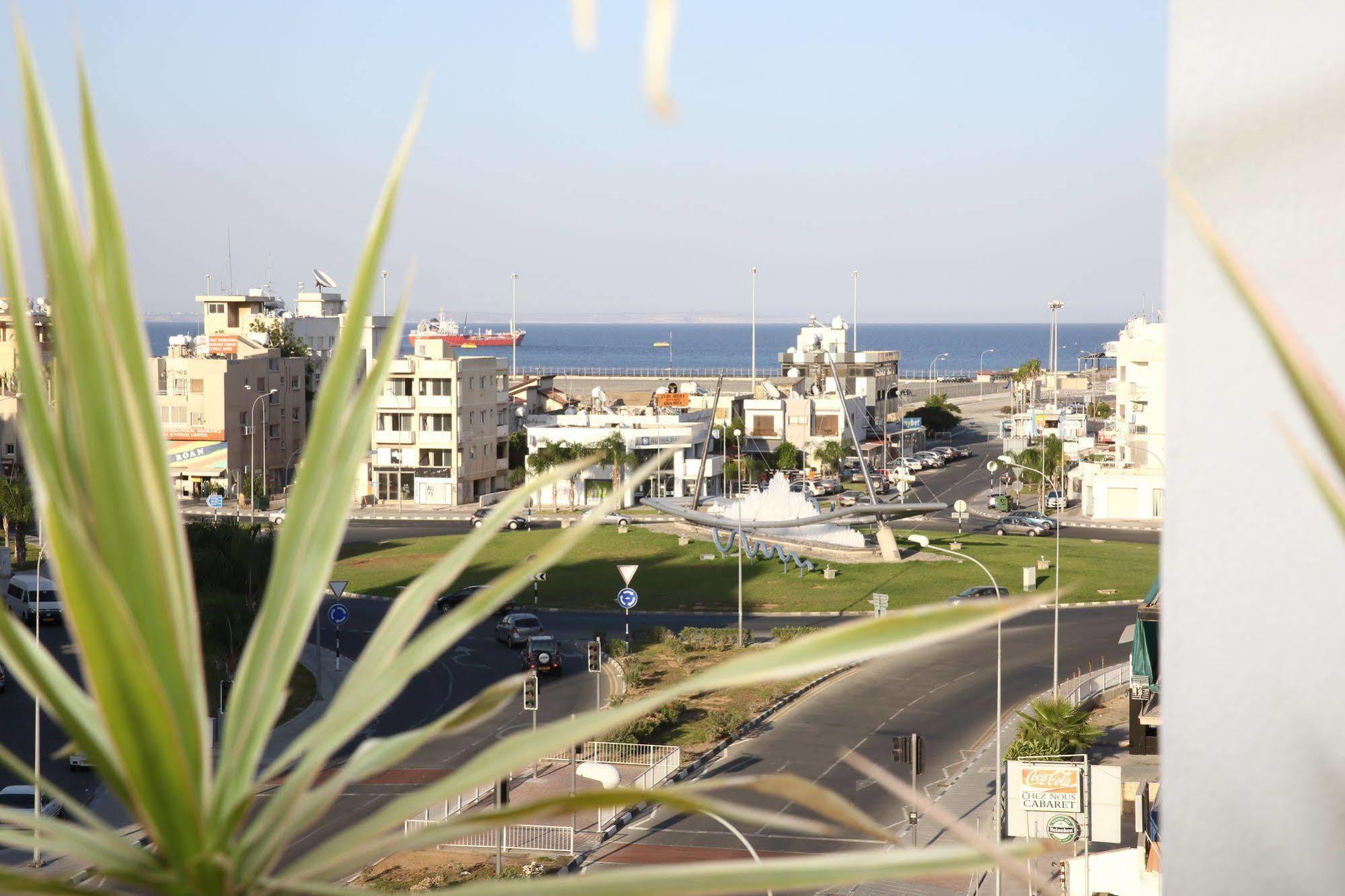 Alora Apartments Larnaca Buitenkant foto