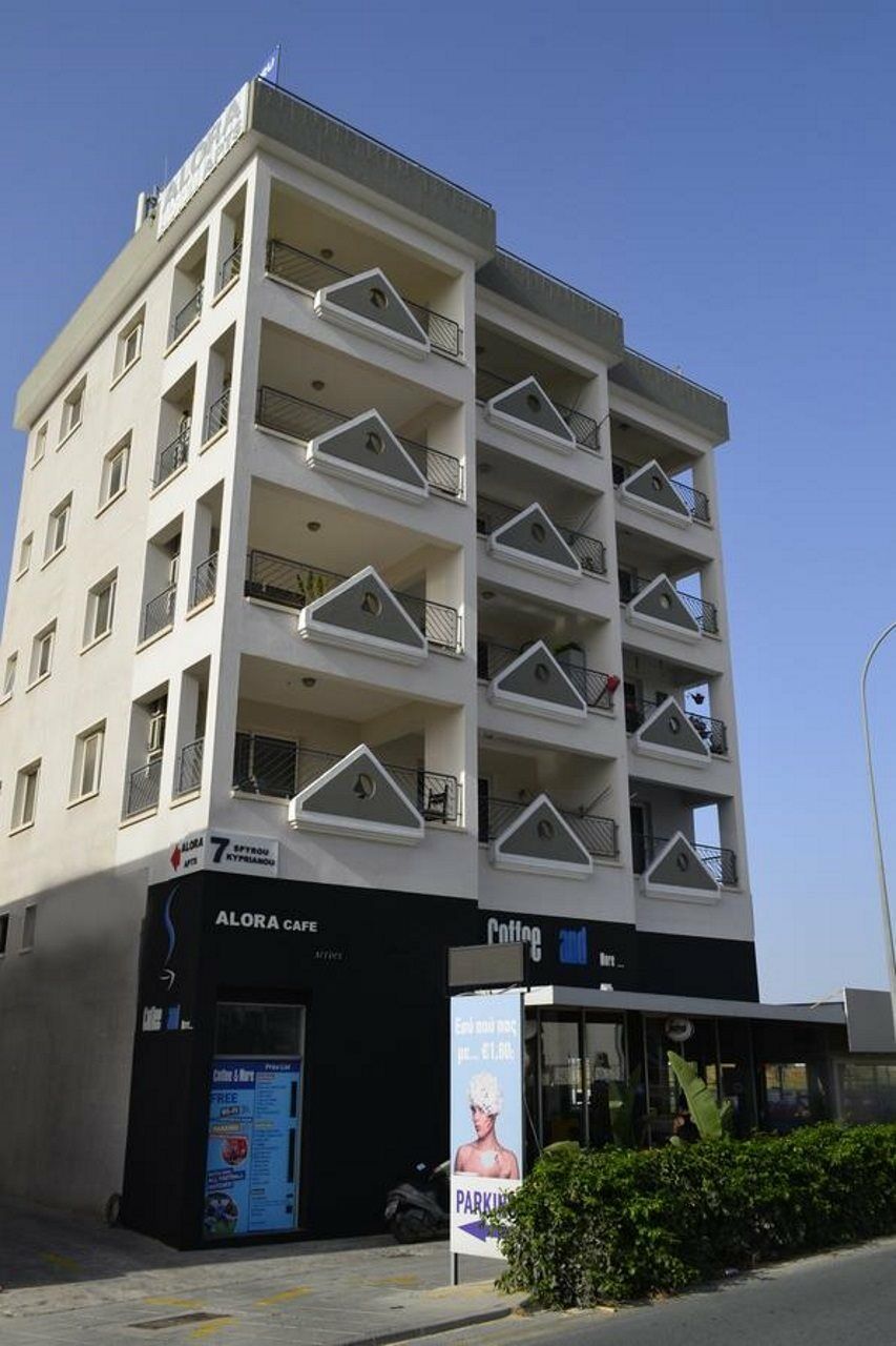 Alora Apartments Larnaca Buitenkant foto