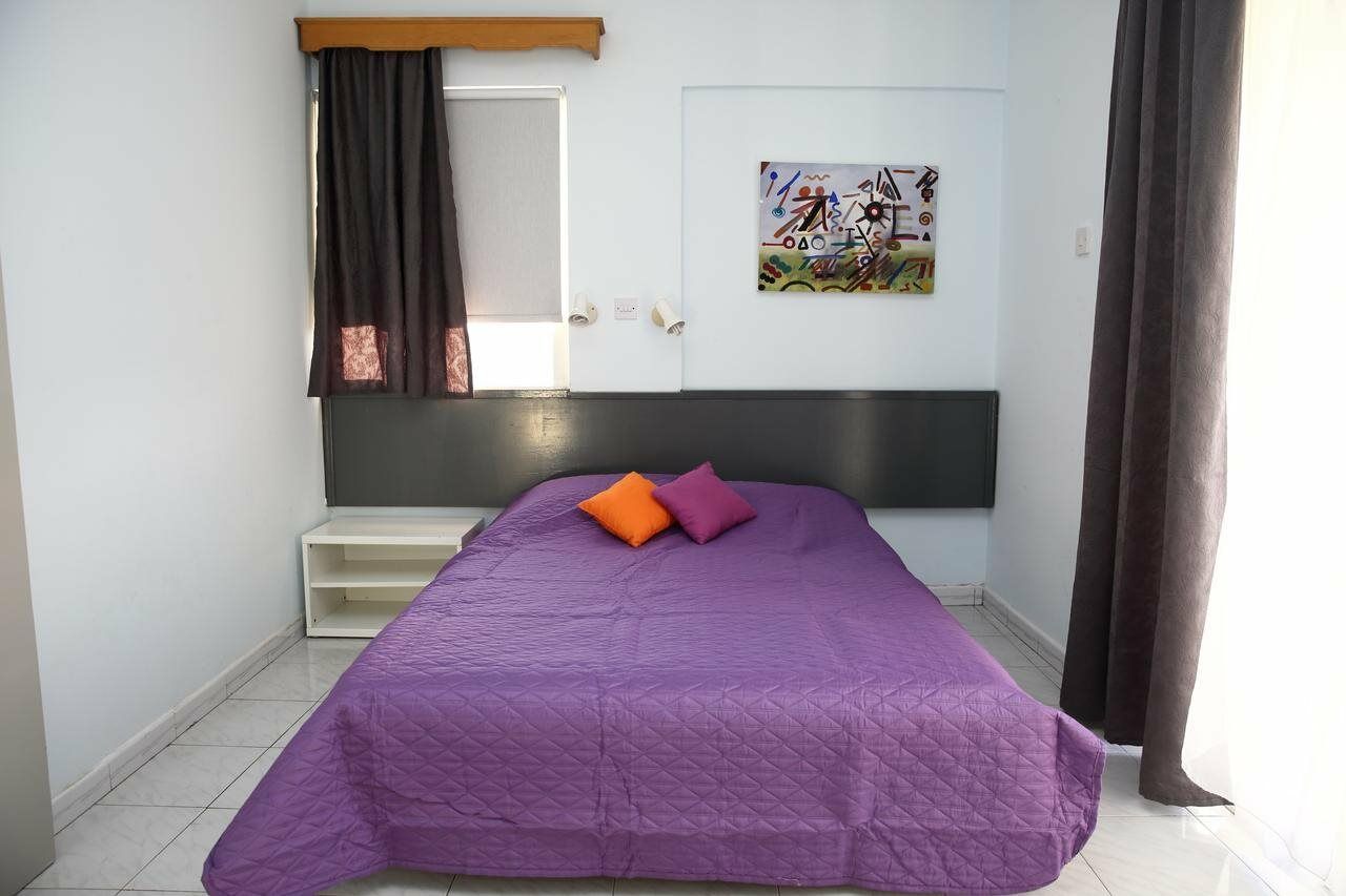 Alora Apartments Larnaca Buitenkant foto