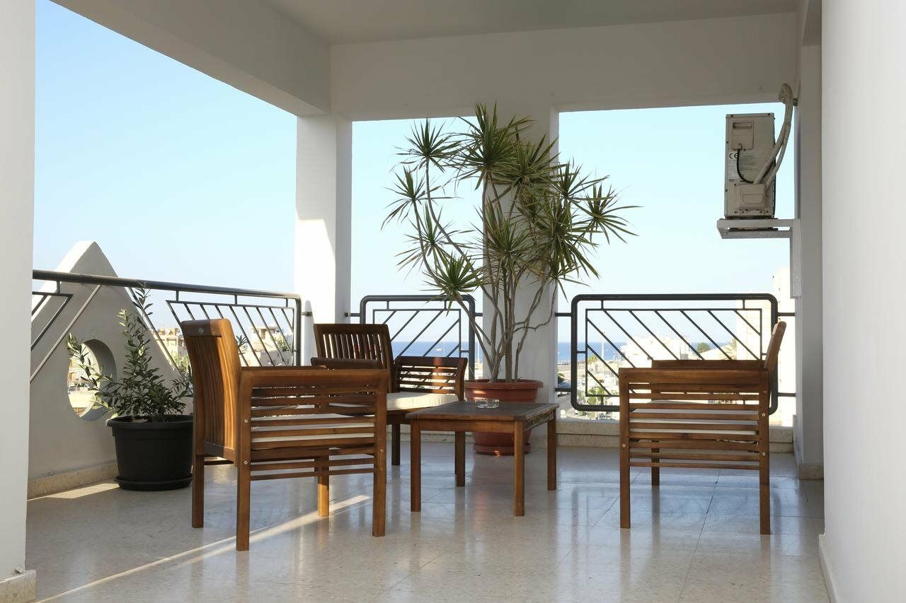 Alora Apartments Larnaca Buitenkant foto
